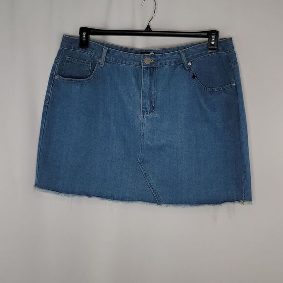 Boohoo Blue Denim‎ Distressed Hem Skirt - Picture 1 of 12